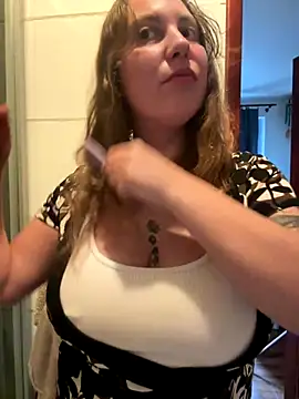 Snapshot of Yanacool007 chatting on 10/09/25, 12:36 Yanacool007 online show from 10/09/25, 12:36