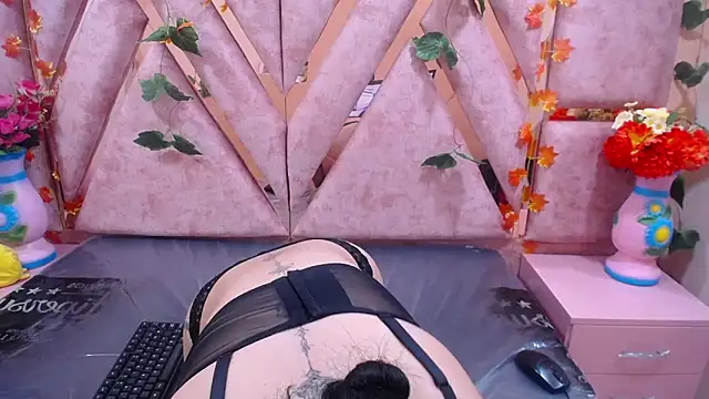 CataleyaLars20 online show from 02/18/25, 03:43