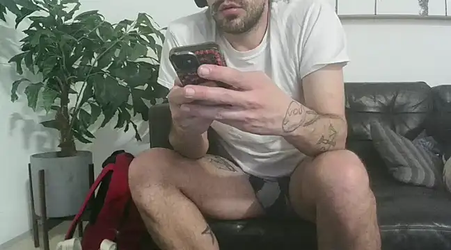 Snapshot of SirCharlesXXX chatting on 02/25/25, 10:15 SirCharlesXXX online show from 02/25/25, 10:15