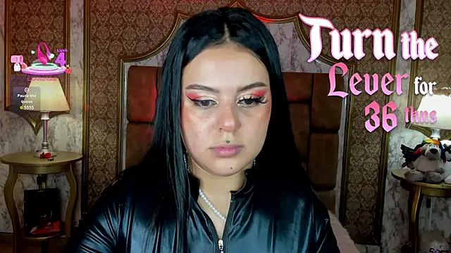 SoffiQueen online show from 01/12/26, 01:05