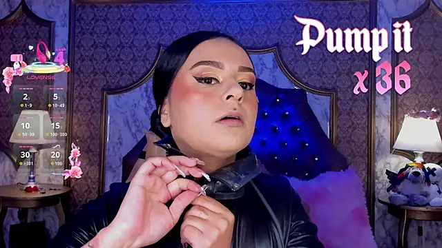 SoffiQueen online show from 02/17/26, 02:02