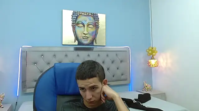 Snapshot of JackSwan18 chatting on 01/20/25, 04:32 JackSwan18 online show from 01/20/25, 04:32