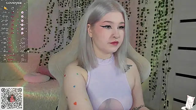 chillycharm online show from 02/11/25, 10:39