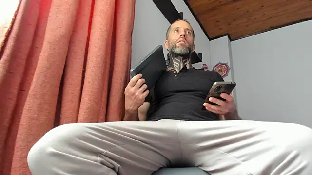 Antoniohot2024 online show from 01/19/25, 05:49