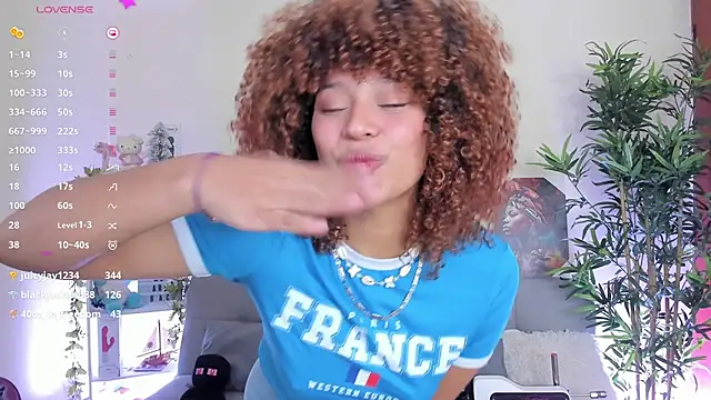 Snapshot of natty_romanof_18 chatting on 01/23/25, 03:32 natty romanof 18 online show from 01/23/25, 03:32