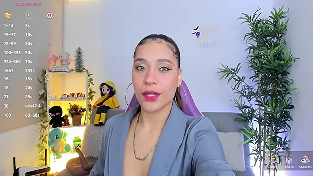 Snapshot of natty_romanof_18 chatting on 11/28/25, 11:02 natty romanof 18 online show from 11/28/25, 11:02