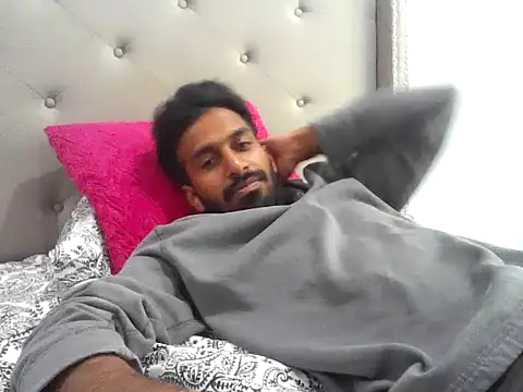 skinny  boy   online show from 09/26/25, 03:16