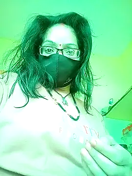 Snapshot of heenage chatting on 12/13/24, 05:05 heenage online show from 12/13/24, 05:05