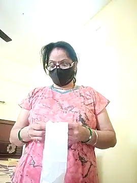 Snapshot of heenage chatting on 02/21/25, 07:45 heenage online show from 02/21/25, 07:45