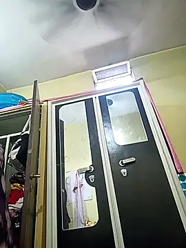 heenage online show from 10/06/25, 05:16