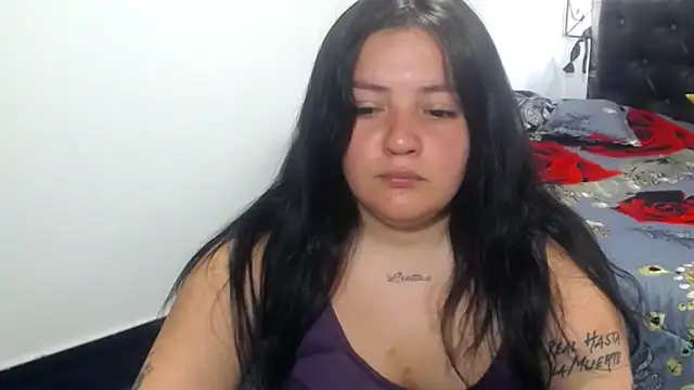 Snapshot of shopyymessyy chatting on 12/19/24, 06:01 shopyymessyy online show from 12/19/24, 06:01