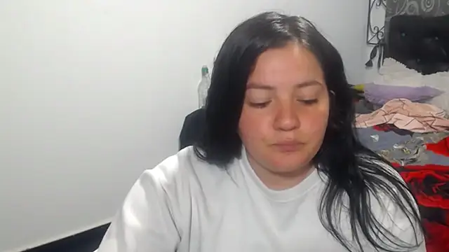 Snapshot of shopyymessyy chatting on 12/20/24, 11:47 shopyymessyy online show from 12/20/24, 11:47