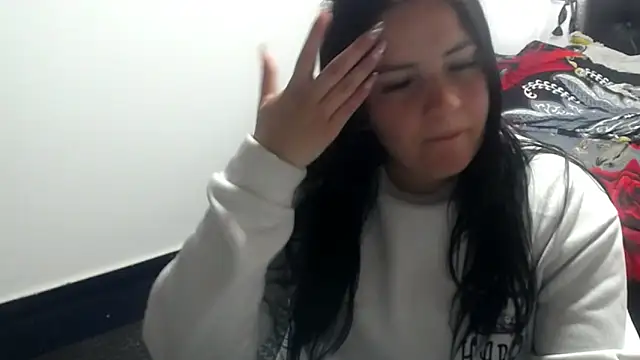 Snapshot of shopyymessyy chatting on 12/28/24, 02:53 shopyymessyy online show from 12/28/24, 02:53