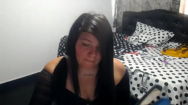 Snapshot of shopyymessyy chatting on 02/05/25, 09:40 shopyymessyy online show from 02/05/25, 09:40