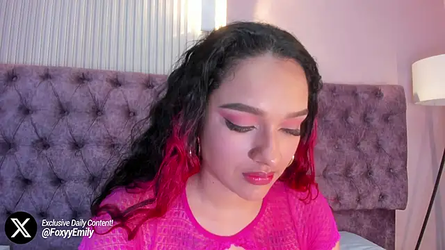 Snapshot of EMILYY_FOXY chatting on 02/04/25, 10:55 EMILYY FOXY online show from 02/04/25, 10:55