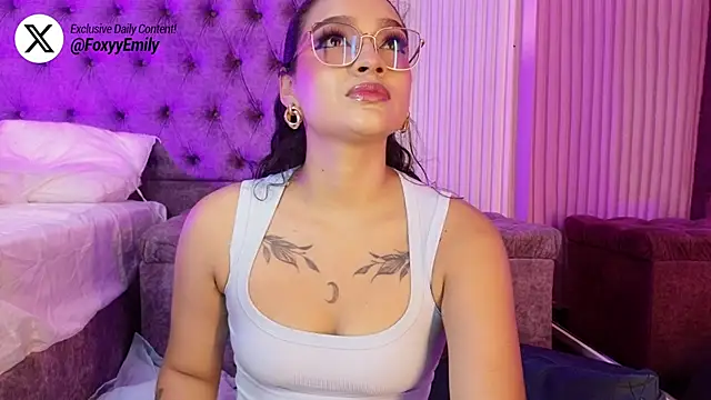 EMILYY FOXY online show from 04/05/26, 02:25