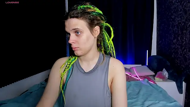 Snapshot of KIKI_Krash chatting on 11/21/25, 10:03 KIKI Krash online show from 11/21/25, 10:03