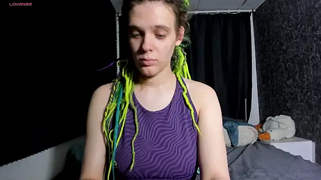 Snapshot of KIKI_Krash chatting on 12/03/25, 10:24 KIKI Krash online show from 12/03/25, 10:24