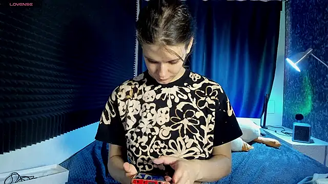 KIKI Krash online show from 03/08/26, 10:08