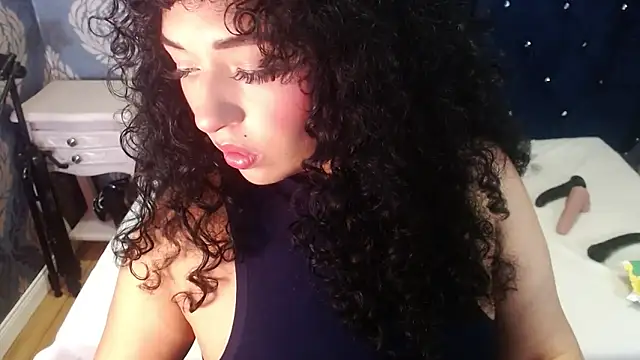 Snapshot of Sofiacowperx chatting on 05/17/26, 06:37 Sofiacowperx online show from 05/17/26, 06:37