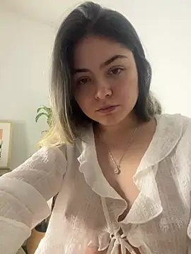 Lau Bee online show from 01/17/25, 03:12