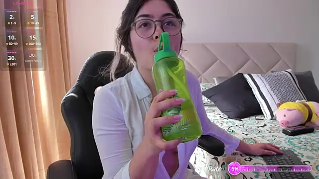 Lau Bee online show from 01/17/25, 02:50