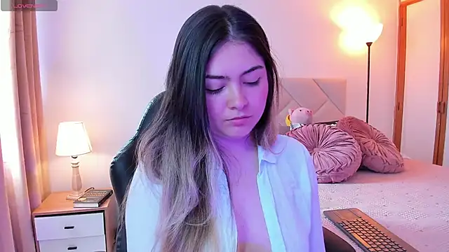 Lau Bee online show from 03/20/25, 02:42