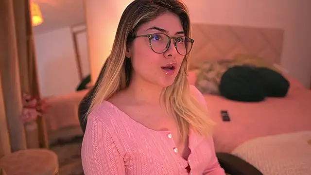 Lau Bee online show from 10/18/25, 12:57