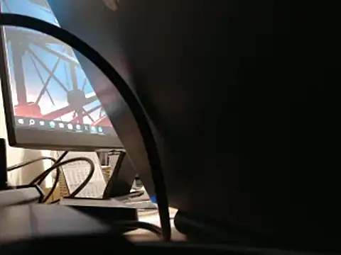 Snapshot of steelwings1976 chatting on 12/15/25, 11:09 steelwings1976 online show from 12/15/25, 11:09