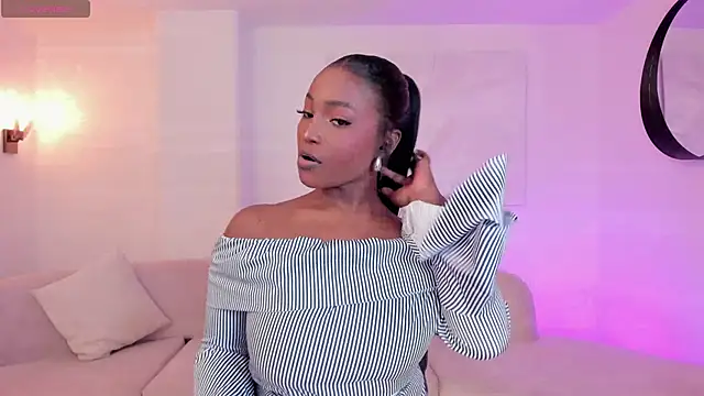 SavannahStorm online show from 12/05/25, 07:43