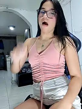 Snapshot of Katia_sweetx chatting on 02/21/25, 12:05 Katia sweetx online show from 02/21/25, 12:05