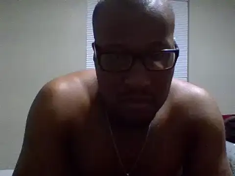 Snapshot of littbbc chatting on 12/10/24, 04:02 littbbc online show from 12/10/24, 04:02