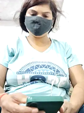 Snapshot of illay_love chatting on 04/24/26, 05:48 illay love online show from 04/24/26, 05:48
