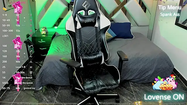 Snapshot of Nahomi-Hill chatting on 02/02/25, 02:17 Nahomi-Hill online show from 02/02/25, 02:17