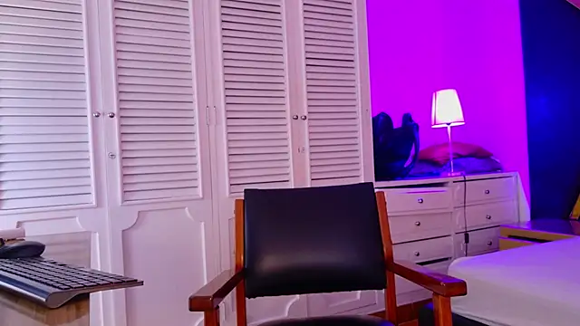 Adel Nesbiit online show from 03/30/26, 07:48