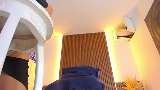 nathaly sara  online show from 02/02/25, 04:59