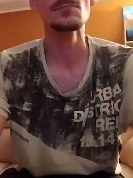 Snapshot of Crazzy_Maiky chatting on 12/08/24, 09:41 Crazzy Maiky online show from 12/08/24, 09:41