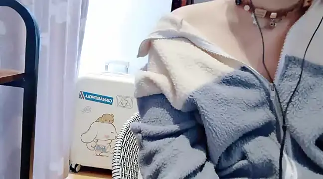 Snapshot of arena1357 chatting on 12/07/24, 02:20 arena1357 online show from 12/07/24, 02:20