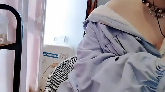 Snapshot of arena1357 chatting on 12/15/24, 02:52 arena1357 online show from 12/15/24, 02:52