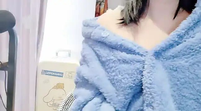 Snapshot of arena1357 chatting on 01/20/25, 12:04 arena1357 online show from 01/20/25, 12:04