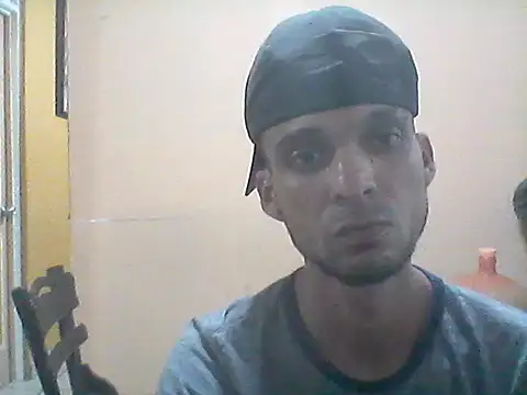 Snapshot of _Dmente_ chatting on 10/23/25, 05:40 Dmente online show from 10/23/25, 05:40