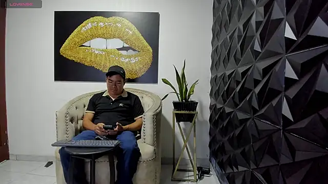 Snapshot of Jhonatan_Morales_S chatting on 10/18/25, 11:27 Jhonatan Morales S online show from 10/18/25, 11:27