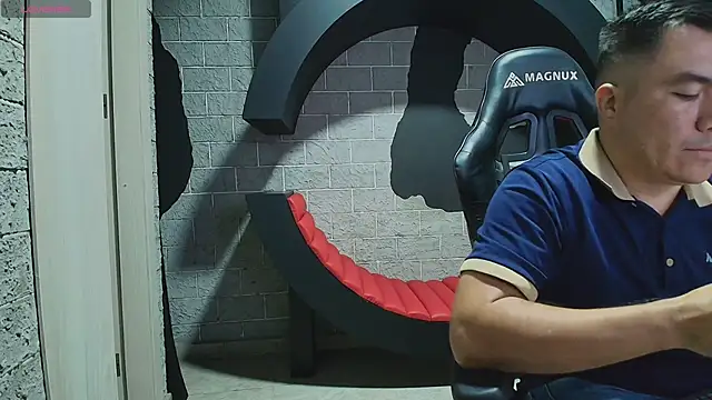 Snapshot of Jhonatan_Morales_S chatting on 11/10/25, 11:48 Jhonatan Morales S online show from 11/10/25, 11:48