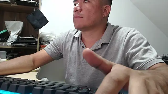 Snapshot of Jhonatan_Morales_S chatting on 11/11/25, 01:11 Jhonatan Morales S online show from 11/11/25, 01:11