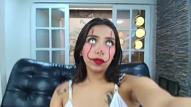 miss collins online show from 10/31/25, 06:09