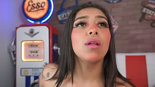 miss collins online show from 04/09/26, 06:02