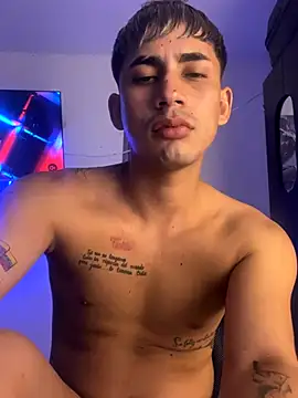Snapshot of boy_latino_sex chatting on 10/18/25, 04:30 boy latino sex online show from 10/18/25, 04:30