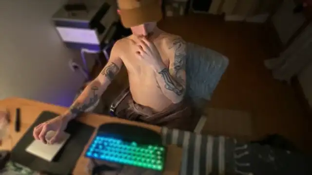 Snapshot of RuffClvb chatting on 02/23/25, 12:05 RuffClvb online show from 02/23/25, 12:05