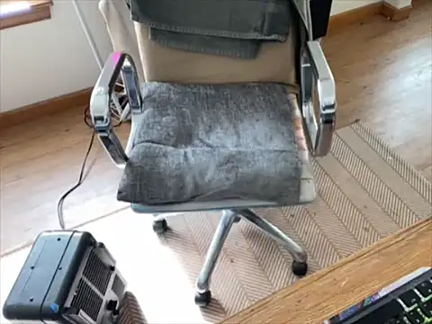 Snapshot of RuffClvb chatting on 11/04/25, 06:18 RuffClvb online show from 11/04/25, 06:18