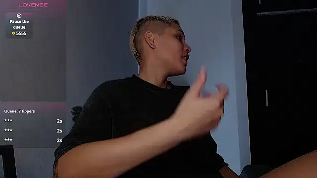 Charlee pink online show from 12/01/24, 04:29